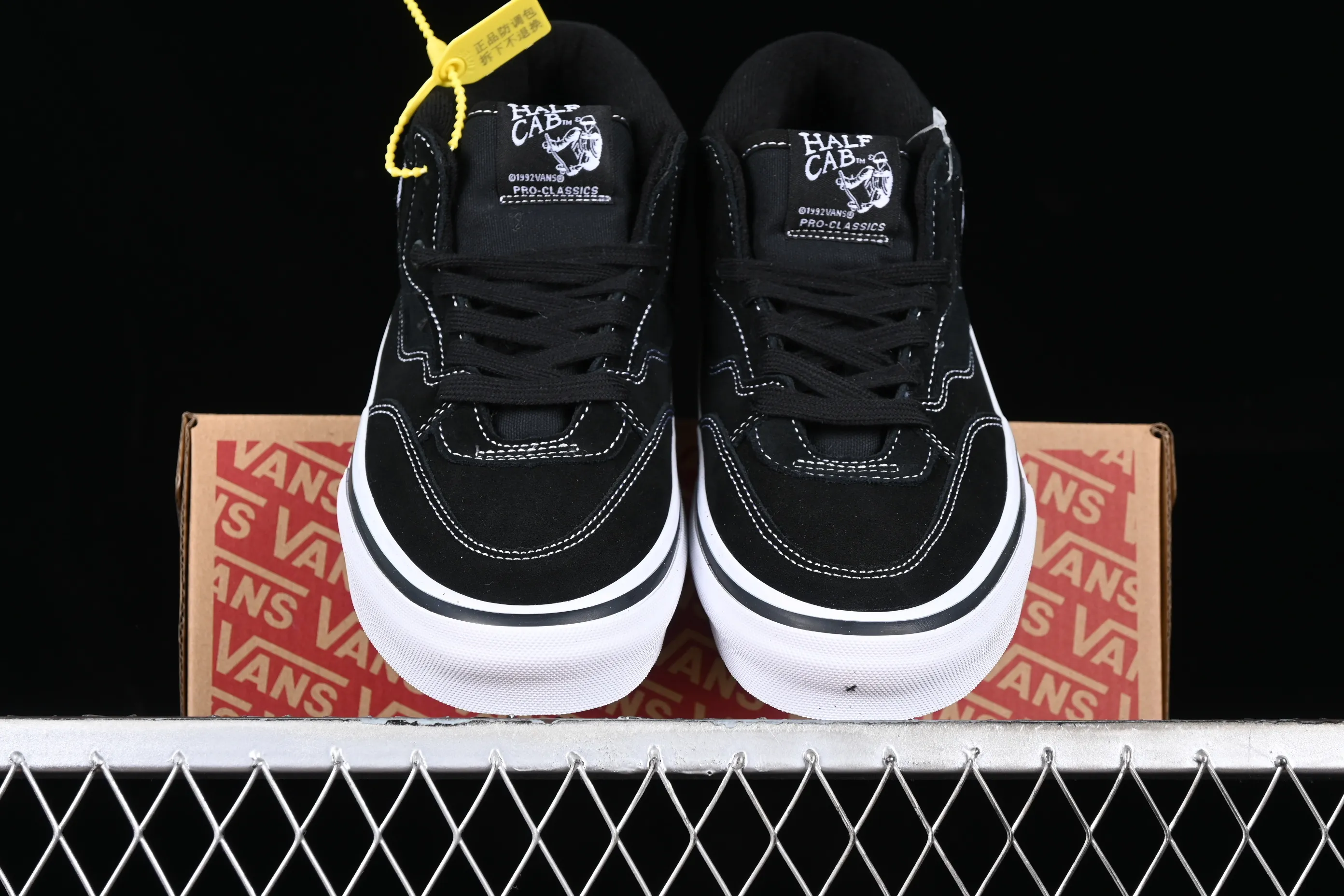All categories Vans Vans series Vans Mid Vans Zhongbang Vans Half Cab Pro legendary skater signature Zhongbang skateboard shoes VN0A38CPB8C
